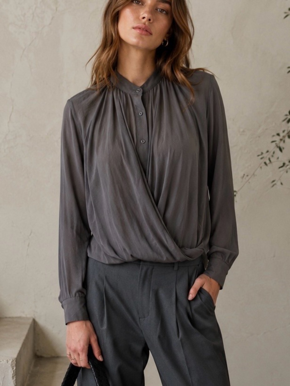 Gold Hawk 100% Silk Gray Button-Down Twist Front Blouse Size XS